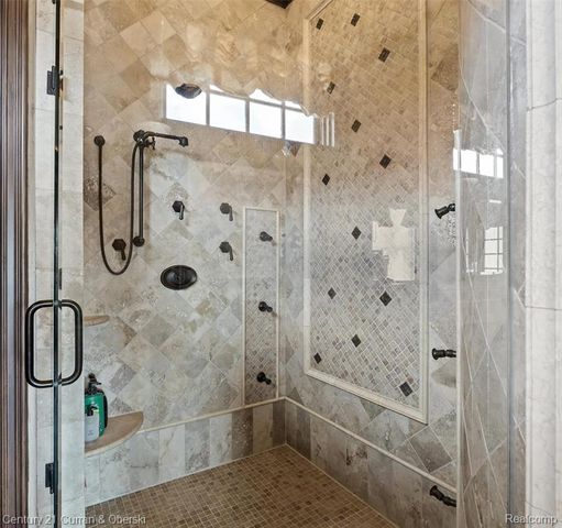 18939 Bella Vista Court, Northville, MI 48168