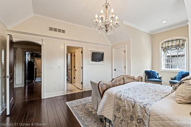 18939 Bella Vista Court, Northville, MI 48168