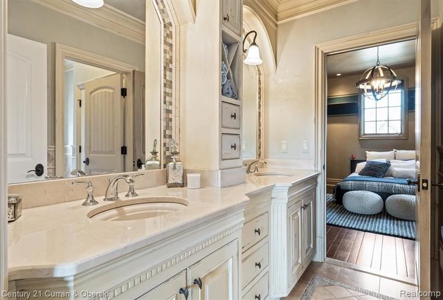 18939 Bella Vista Court, Northville, MI 48168