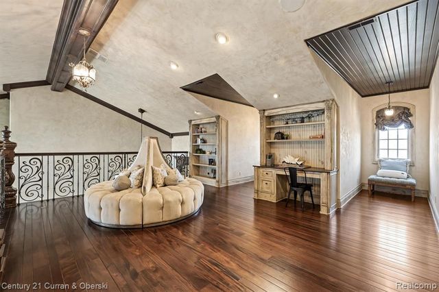 18939 Bella Vista Court, Northville, MI 48168