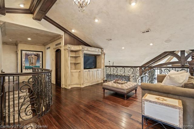 18939 Bella Vista Court, Northville, MI 48168