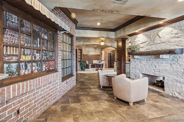 18939 Bella Vista Court, Northville, MI 48168