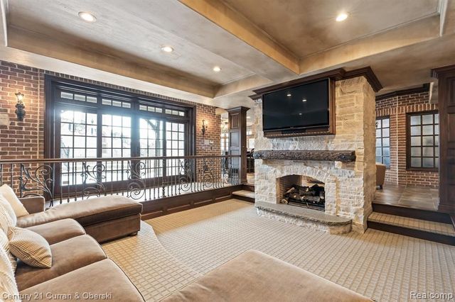 18939 Bella Vista Court, Northville, MI 48168