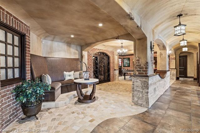 18939 Bella Vista Court, Northville, MI 48168