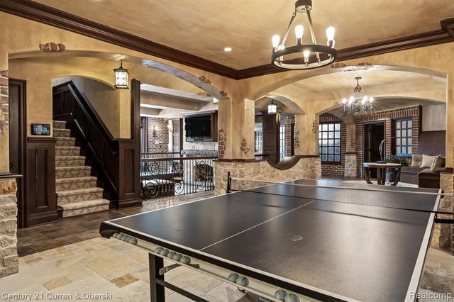 18939 Bella Vista Court, Northville, MI 48168