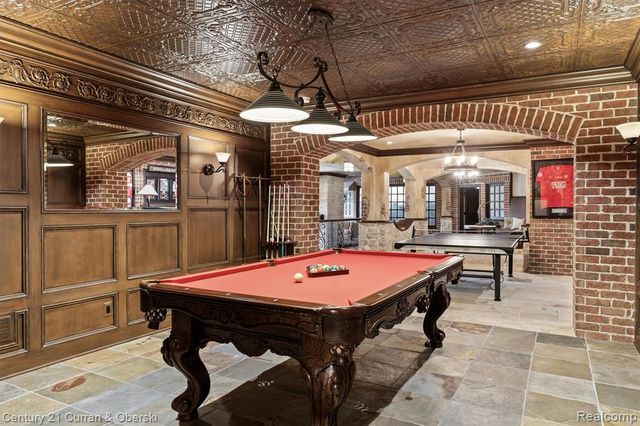 18939 Bella Vista Court, Northville, MI 48168