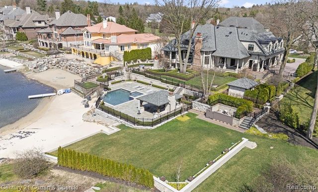 18939 Bella Vista Court, Northville, MI 48168