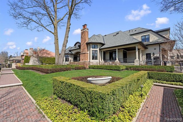 18939 Bella Vista Court, Northville, MI 48168