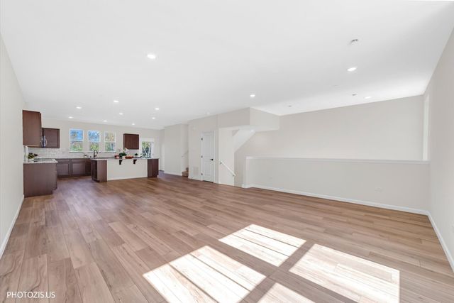 212 Mountain Interval Road 06325, Schaumburg, IL 60193