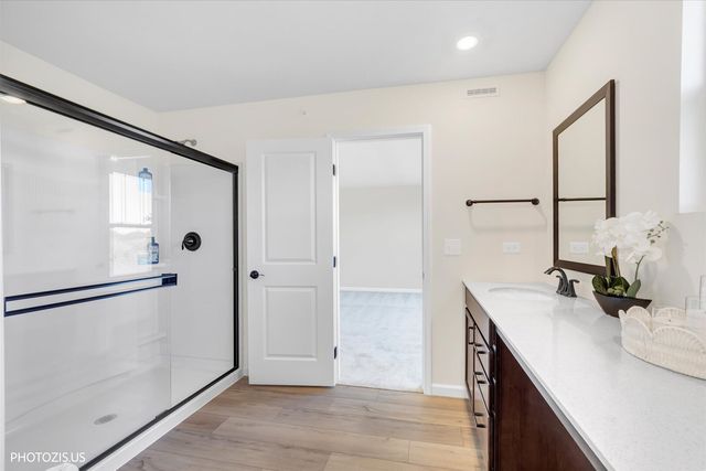 212 Mountain Interval Road 06325, Schaumburg, IL 60193