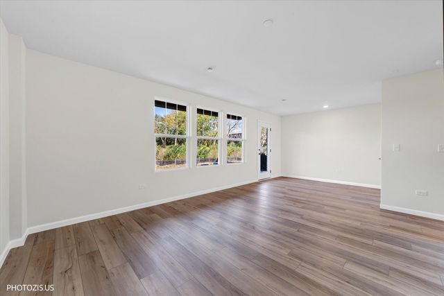 212 Mountain Interval Road 06325, Schaumburg, IL 60193