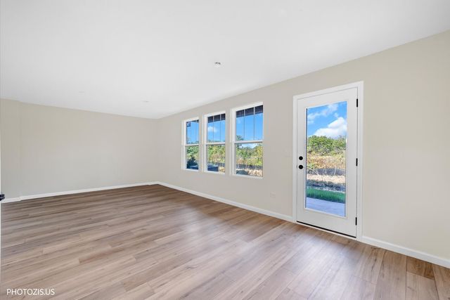 212 Mountain Interval Road 06325, Schaumburg, IL 60193