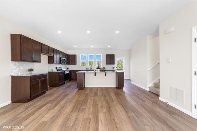212 Mountain Interval Road 06325, Schaumburg, IL 60193