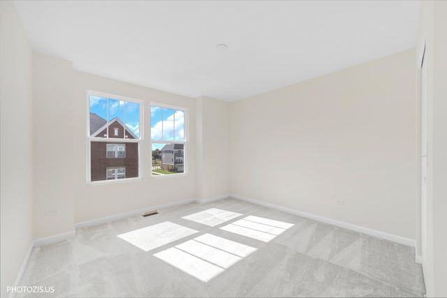 212 Mountain Interval Road 06325, Schaumburg, IL 60193