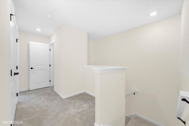 212 Mountain Interval Road 06325, Schaumburg, IL 60193