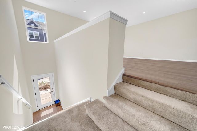 212 Mountain Interval Road 06325, Schaumburg, IL 60193