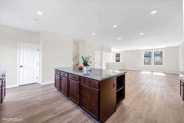 212 Mountain Interval Road 06325, Schaumburg, IL 60193