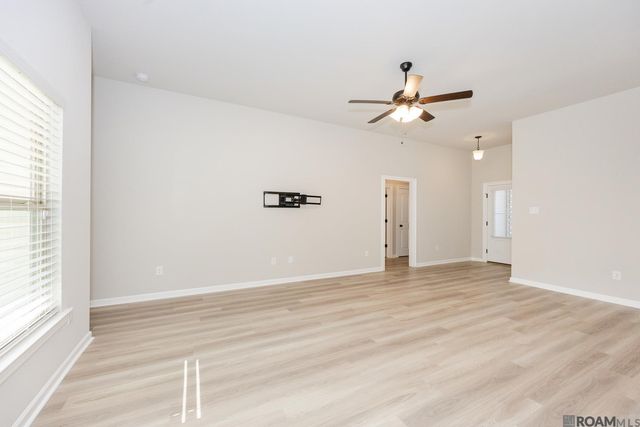 14032 Barrington Ave, Denham Springs, LA 70726