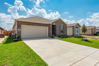 2815 Icarus Drive, Fresno, TX 77545