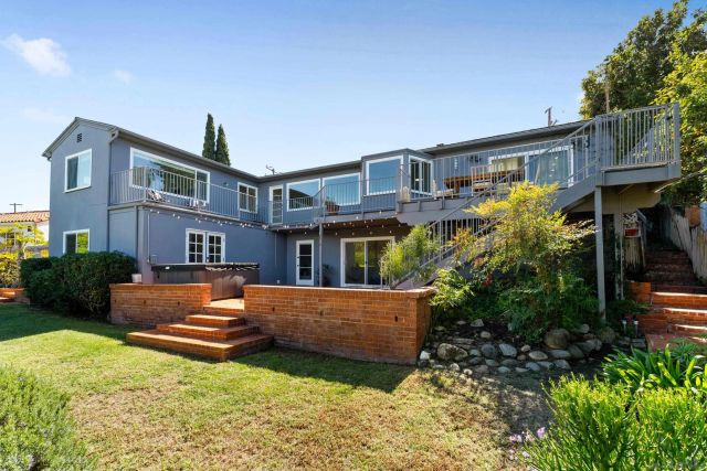 7850 Roseland Dr, La Jolla, CA 92037