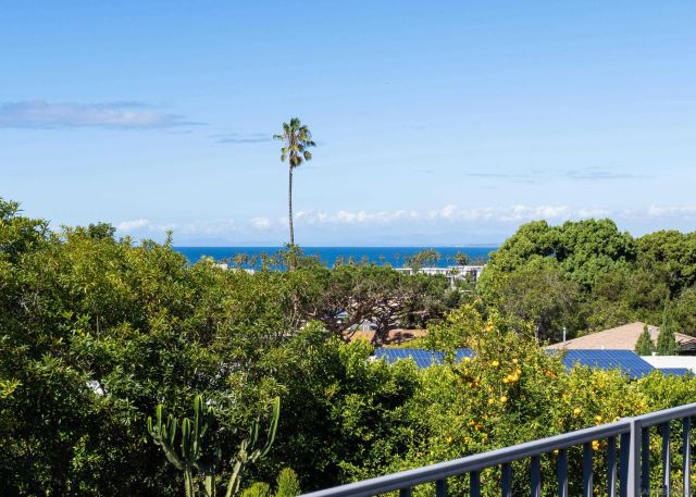 7850 Roseland Dr, La Jolla, CA 92037