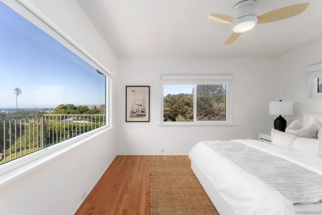 7850 Roseland Dr, La Jolla, CA 92037