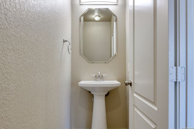 2934 Elm Tree Park, San Antonio, TX 78259