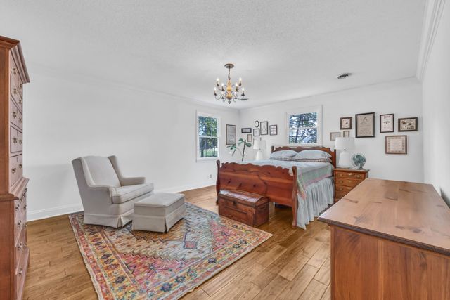 1330 Barkley Hills Cir, Clarksville, TN 37040