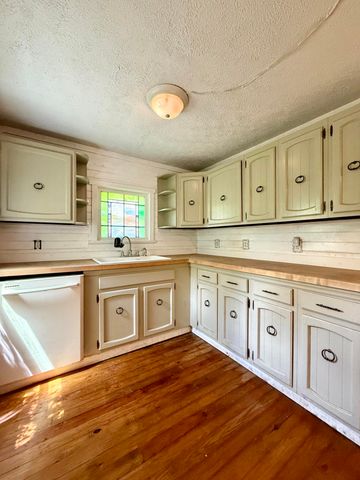 13860 US-421, Mckee, KY 40447