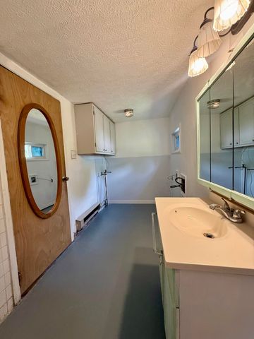13860 US-421, Mckee, KY 40447