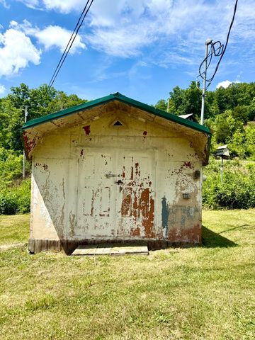13860 US-421, Mckee, KY 40447