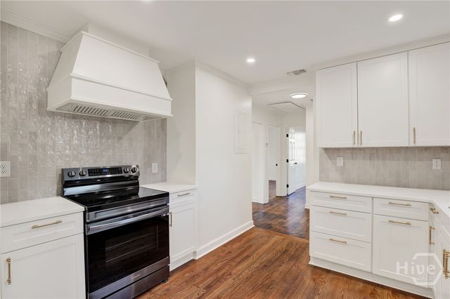 2028 Hawthorne Street, Savannah, GA 31404