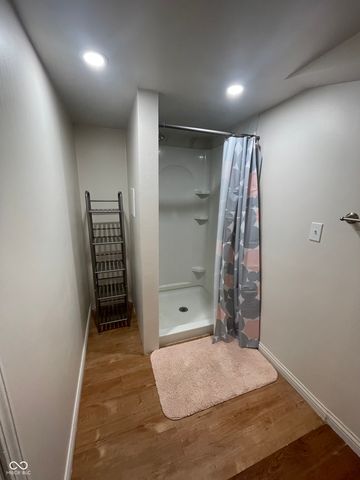 924 Main Street, Beech Grove, IN 46107