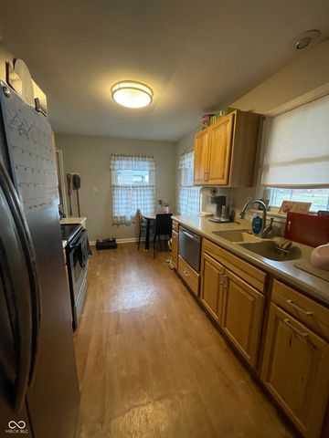 924 Main Street, Beech Grove, IN 46107