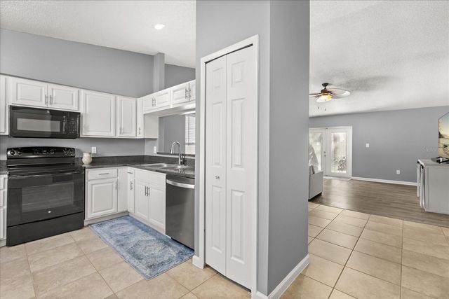 8954 VALENCIA GARDENS DRIVE, Orlando, FL 32825