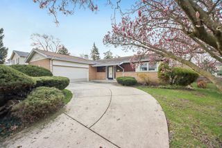 817 Belair Drive, Darien, IL 60561