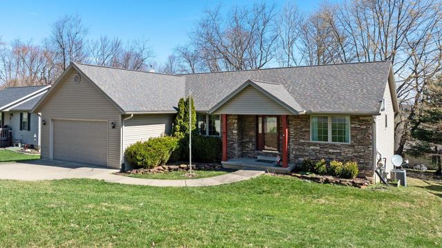 898 Country Club Drive, Howard, OH 43028