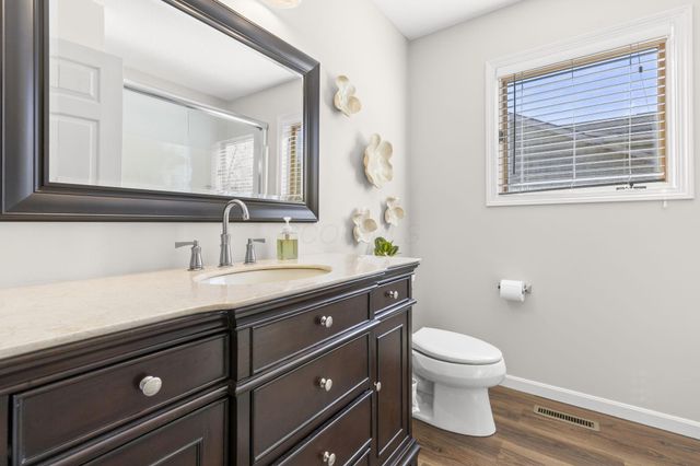 898 Country Club Drive, Howard, OH 43028