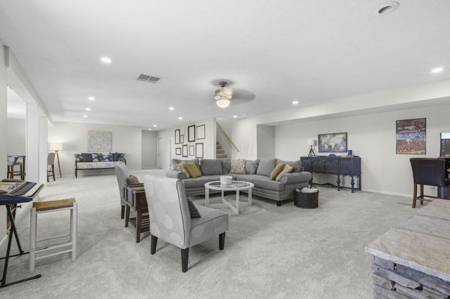 898 Country Club Drive, Howard, OH 43028