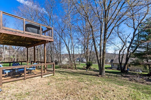 898 Country Club Drive, Howard, OH 43028