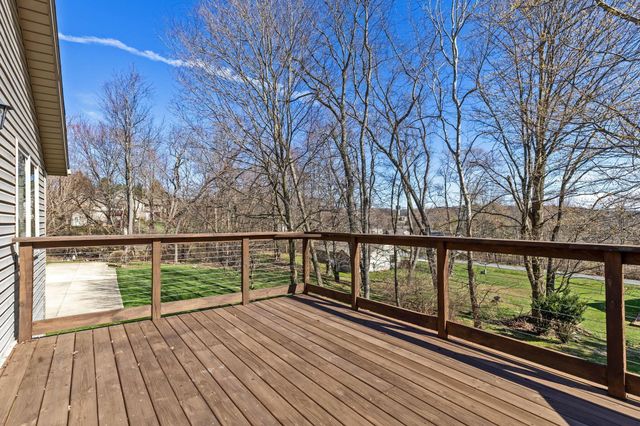 898 Country Club Drive, Howard, OH 43028