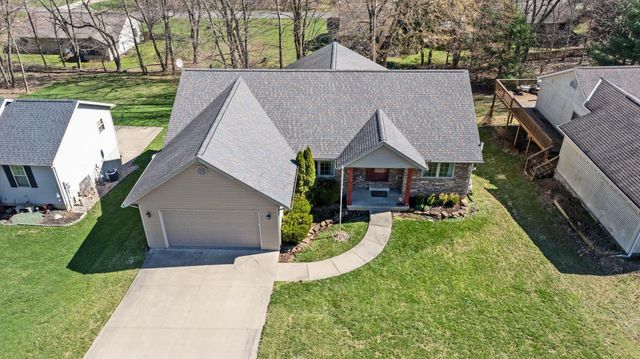 898 Country Club Drive, Howard, OH 43028