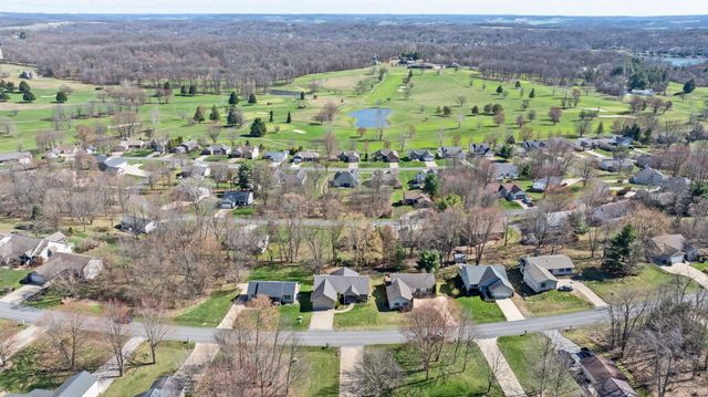 898 Country Club Drive, Howard, OH 43028