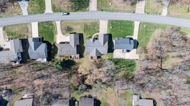 898 Country Club Drive, Howard, OH 43028
