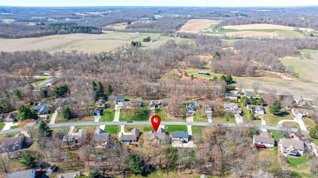 898 Country Club Drive, Howard, OH 43028