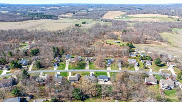 898 Country Club Drive, Howard, OH 43028