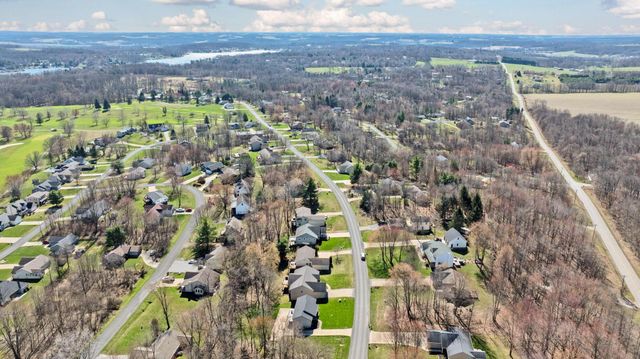 898 Country Club Drive, Howard, OH 43028