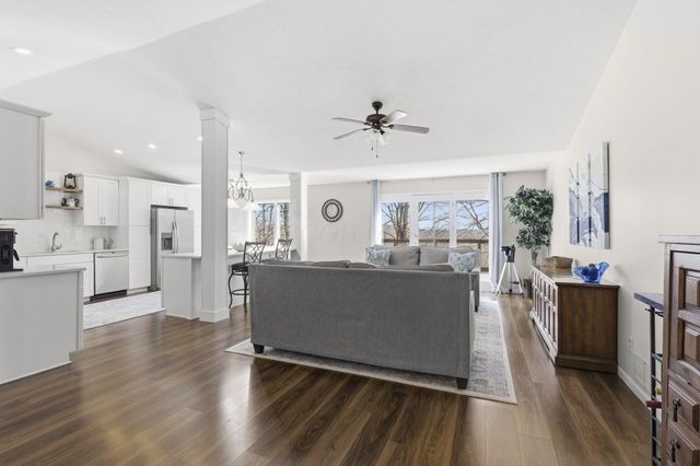 898 Country Club Drive, Howard, OH 43028