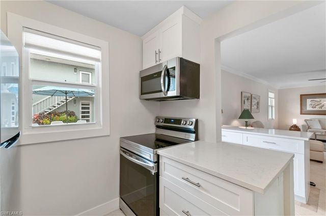 661 12th AVE S 661, Naples, FL 34102
