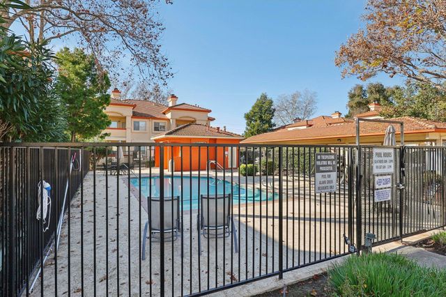 6967 Stagecoach Rd D, Dublin, CA 94568